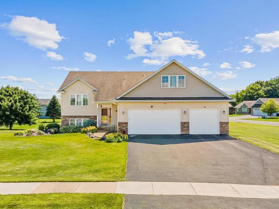 8649 Independence Drive, Chisago City, MN 55013 - #2