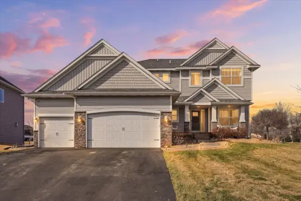 4798 Prairie Trail N, Hugo, MN 55038