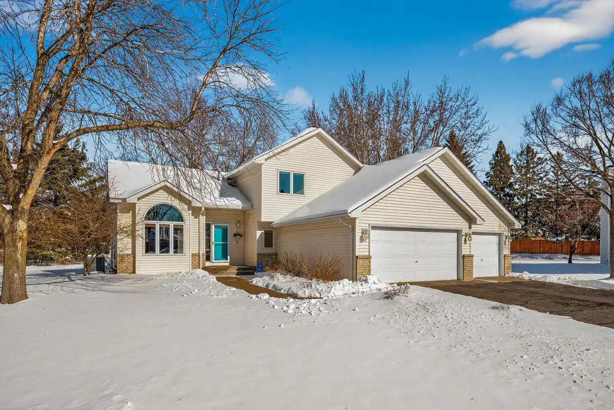 1157 Ridge Bluff Court, Chaska, MN 55318 - #1