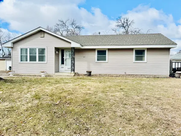 7107 Girard Avenue N, Minneapolis, MN 55430