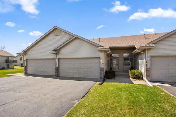 1051 Honeysuckle Lane Se, Cambridge, MN 55008