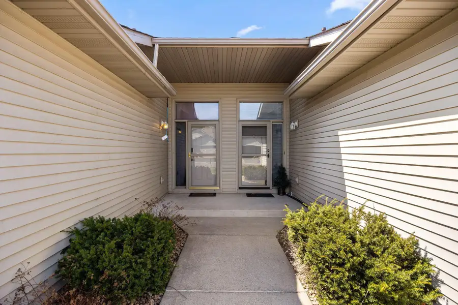 1051 Honeysuckle Lane Se, Cambridge, MN 55008 - #2