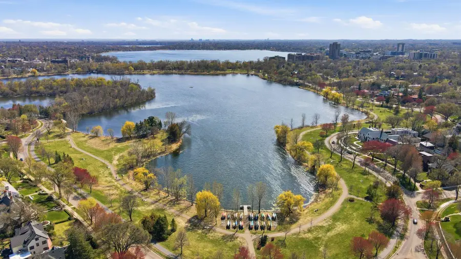 2200 Kenwood Parkway, Minneapolis, MN 55405 - #3