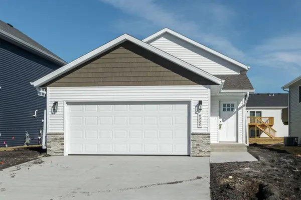 6211 87th Avenue S, Horace, ND 58047