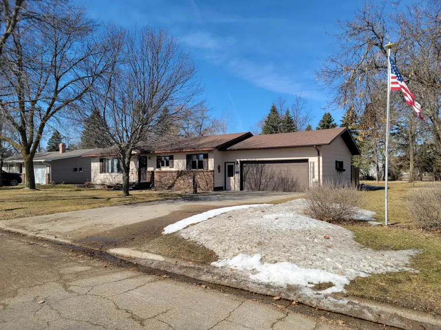 612 5th Avenue Sw, Perham, MN 56573 - #2