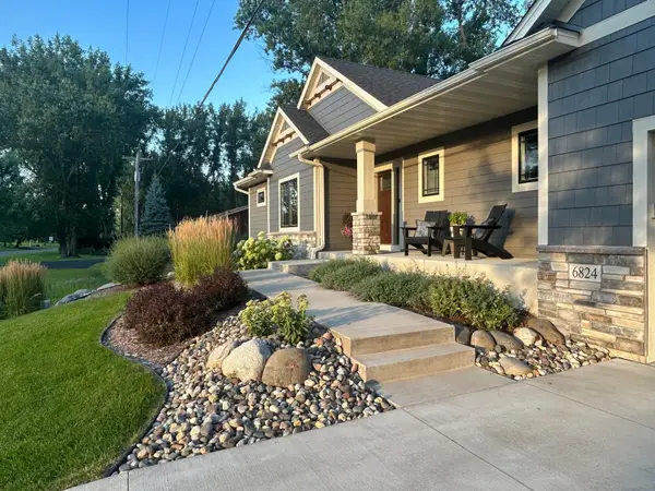 6824 W Shadow Lake Drive, Circle Pines, MN 55014