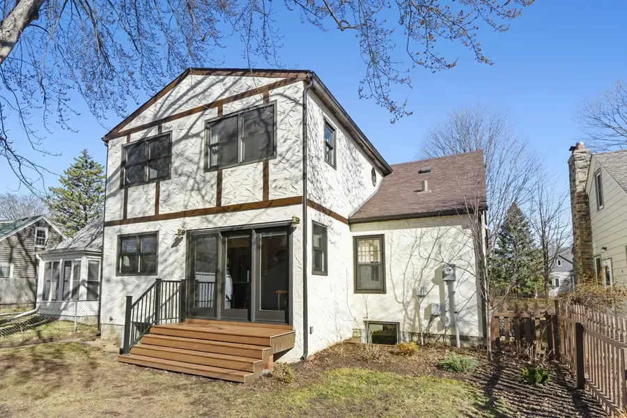 1132 Iowa Avenue W, Saint Paul, MN 55108 - #3