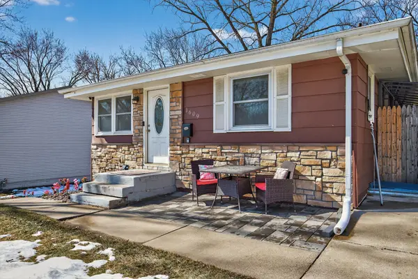 1609 Hillsboro Avenue N, Minneapolis, MN 55427