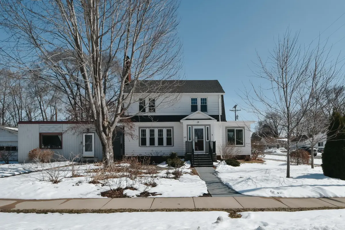 621 1st Avenue Se, Pine Island, MN 55963 - #1