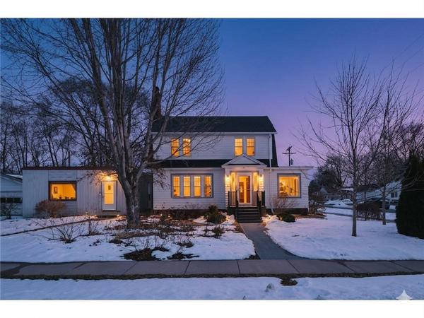 621 1st Avenue Se, Pine Island, MN 55963