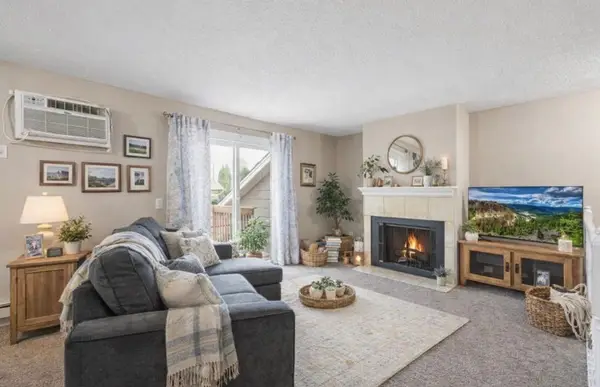 3 Somerset Drive, Waconia, MN 55387