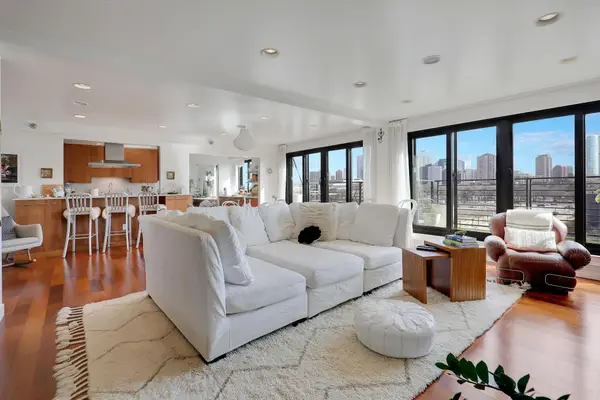 48 Groveland Terrace #414, Minneapolis, MN 55403