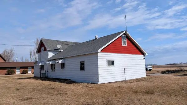 225 Garfield Avenue, Clifford, ND 58016