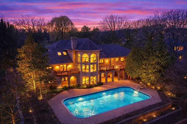 6541 Beach Road, Eden Prairie, MN 55344