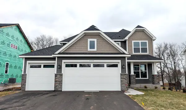 7550 Upper 42nd Street N, Oakdale, MN 55128