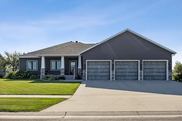 5932 Autumn Drive S, Fargo, ND 58104