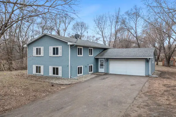 9527 Parrish Avenue Ne, Elk River, MN 55330