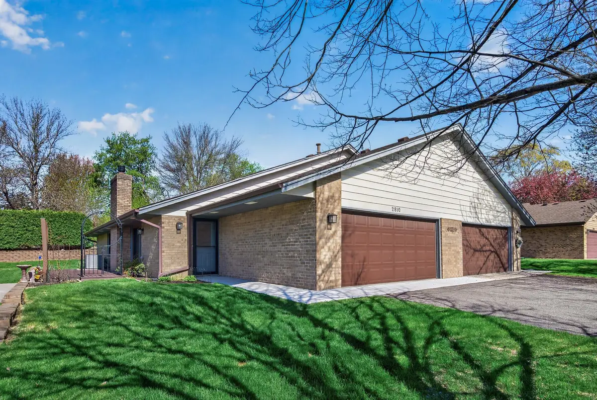 2810 Robinwood Way, Woodbury, MN 55125 - #1