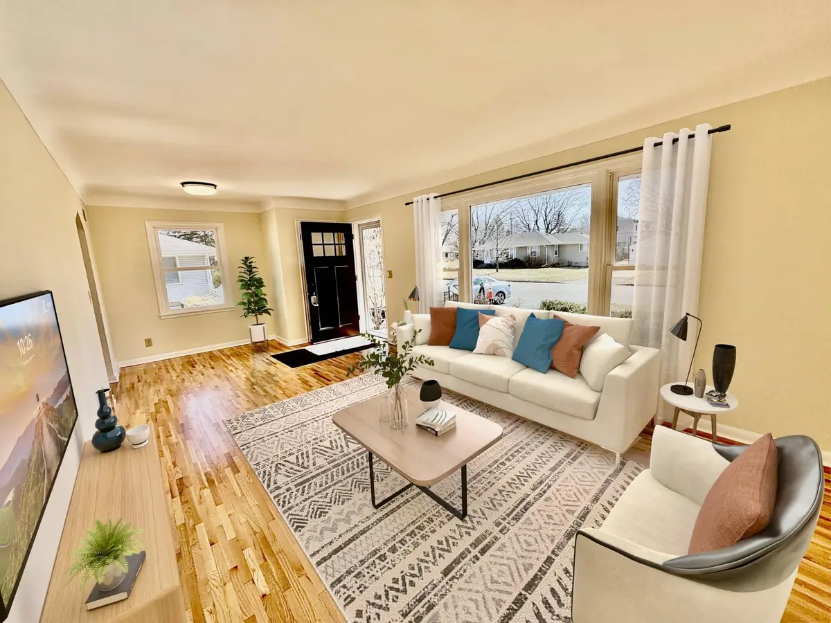 993 Roma Avenue, Saint Paul, MN 55113 - #1