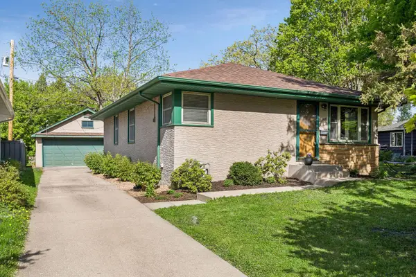 1901 Malvern Street, Roseville, MN 55113