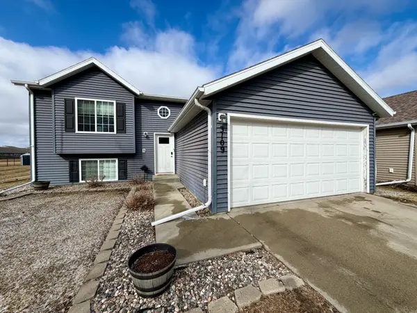 3109 30th Street S, Moorhead, MN 56560