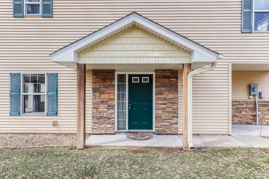 2068 Shryer Court E, North Saint Paul, MN 55109 - #3