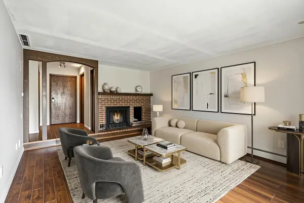 6115 Lincoln Drive #152, Minneapolis, MN 55436