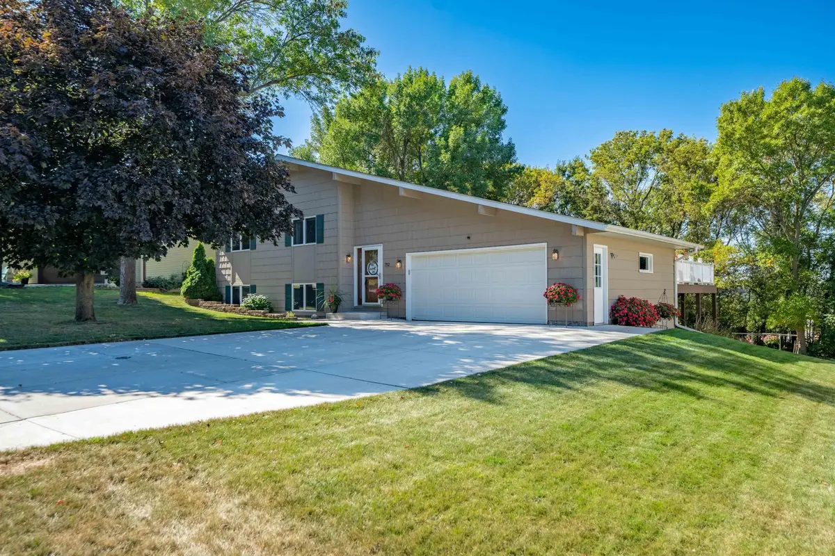 712 W Circle Drive, Montgomery, MN 56069 - #1