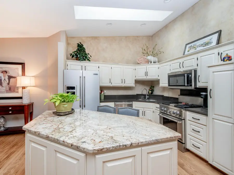 493 Sterling Street S, Maplewood, MN 55119 - #3