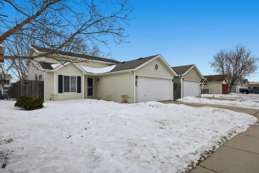 735 47 1/2 Street S, Fargo, ND 58103 - #2