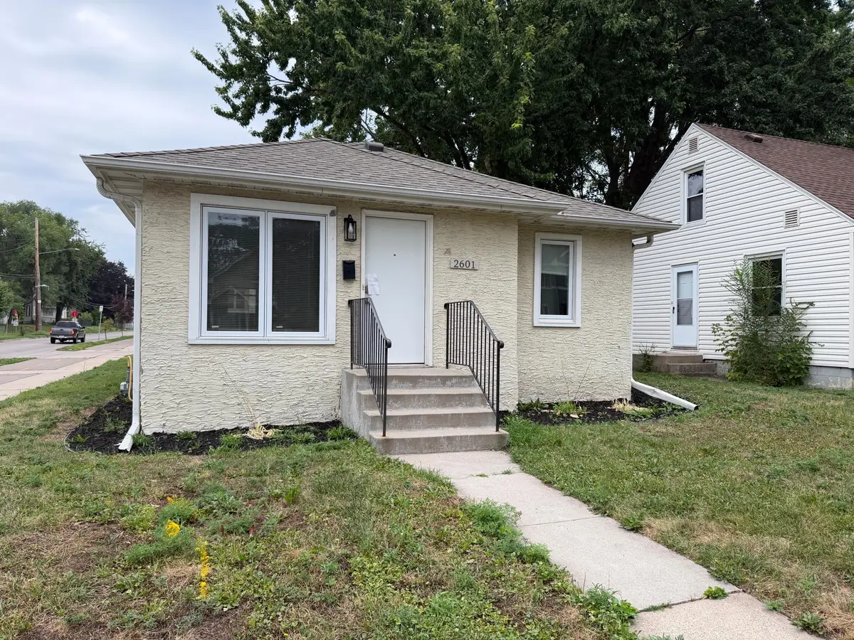 2601 Girard Avenue N, Minneapolis, MN 55411 - #1
