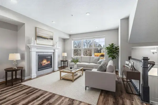 2189 Gateway Hill Road, North Saint Paul, MN 55109