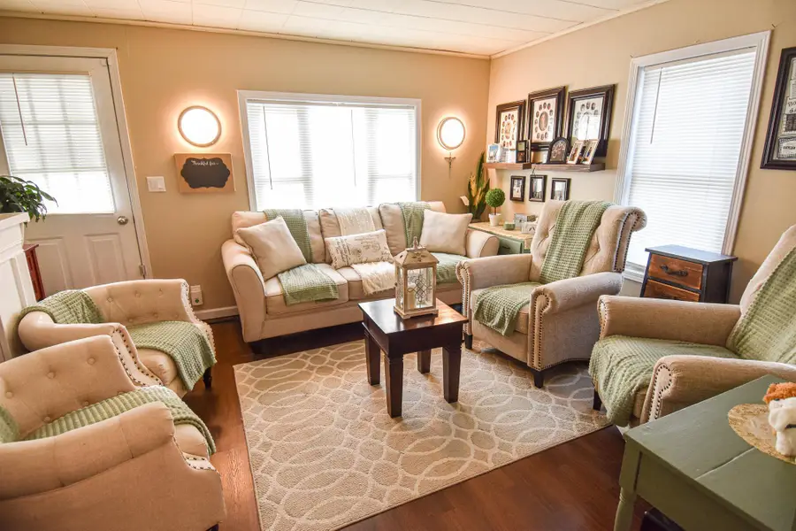 214 Markley Avenue N, Thief River Falls, MN 56701 - #3