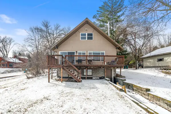 2358 Crest Way, Rush City, MN 55069