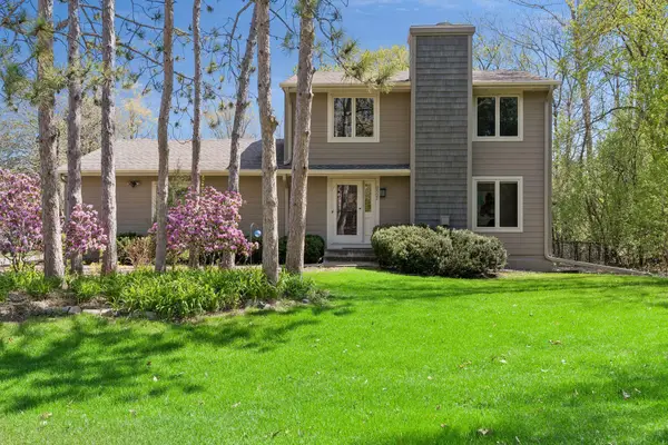 2521 Abbey Hill Drive, Hopkins, MN 55305