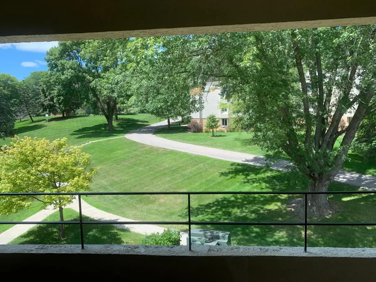 2011 Viking Drive Nw #32, Rochester, MN 55901 - #1