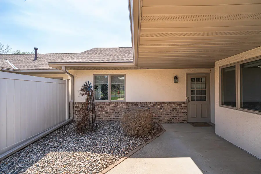 2334 Pinewood Drive, Shakopee, MN 55379 - #3