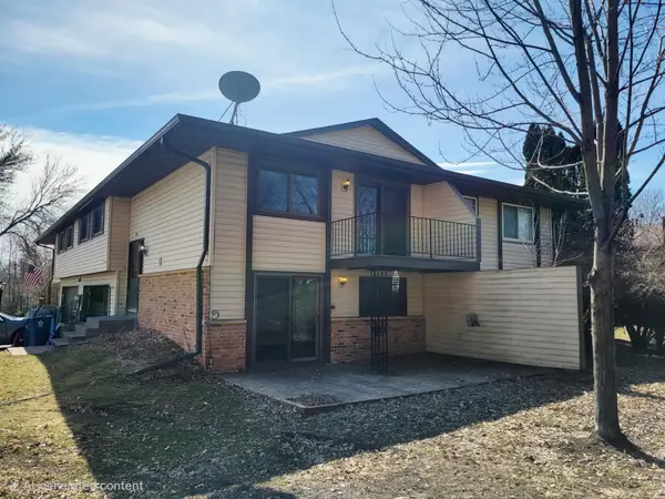 6594 Upper 35th Street N, Saint Paul, MN 55128