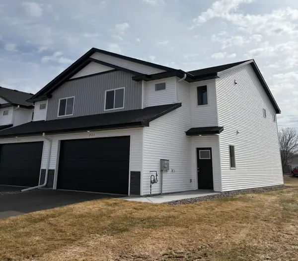 2123 Cleveland Way S, Cambridge, MN 55008