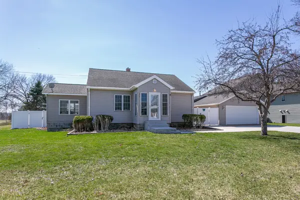 373 Locust Street S, Prescott, WI 54021