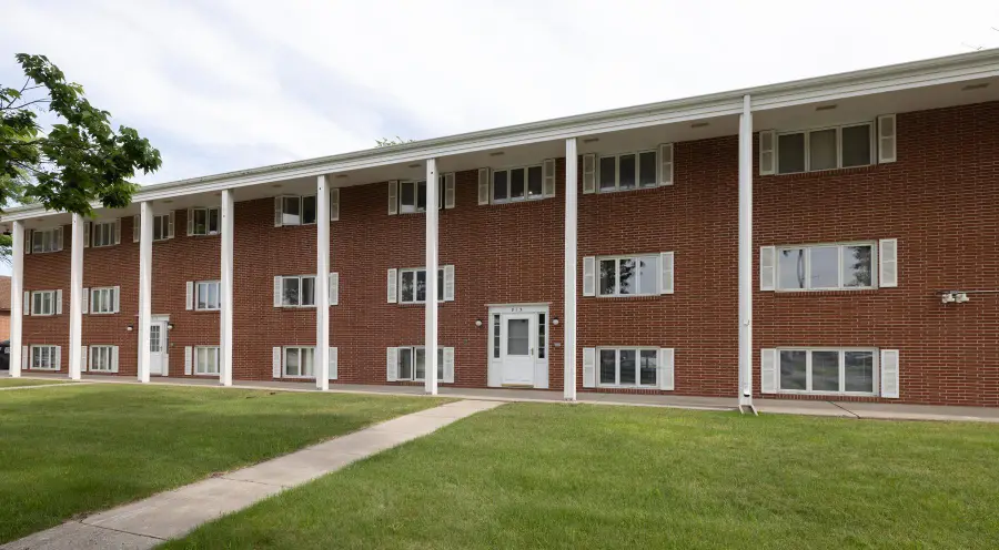 813 N 6th Avenue N #C16, Fargo, ND 58102 - #2