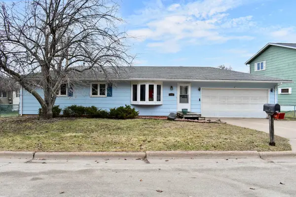 772 Bluffview Circle, Winona, MN 55987