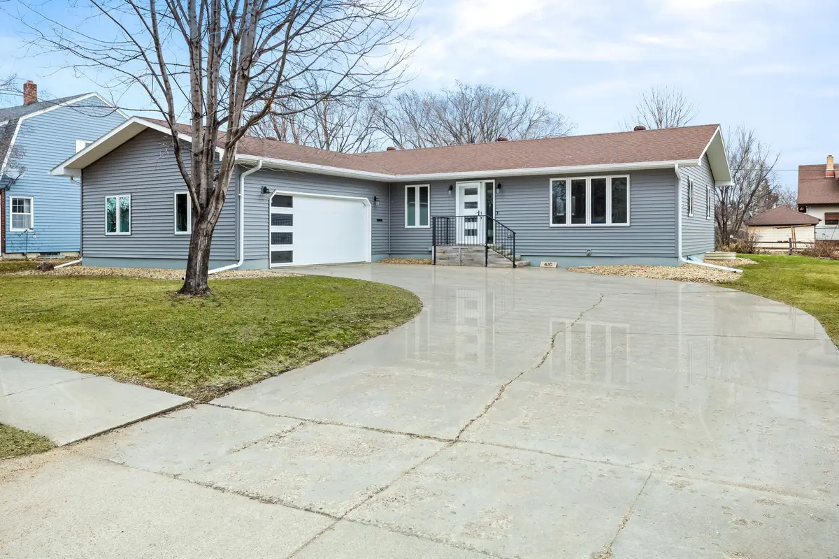 610 4th Street N, Wahpeton, ND 58075 - #1