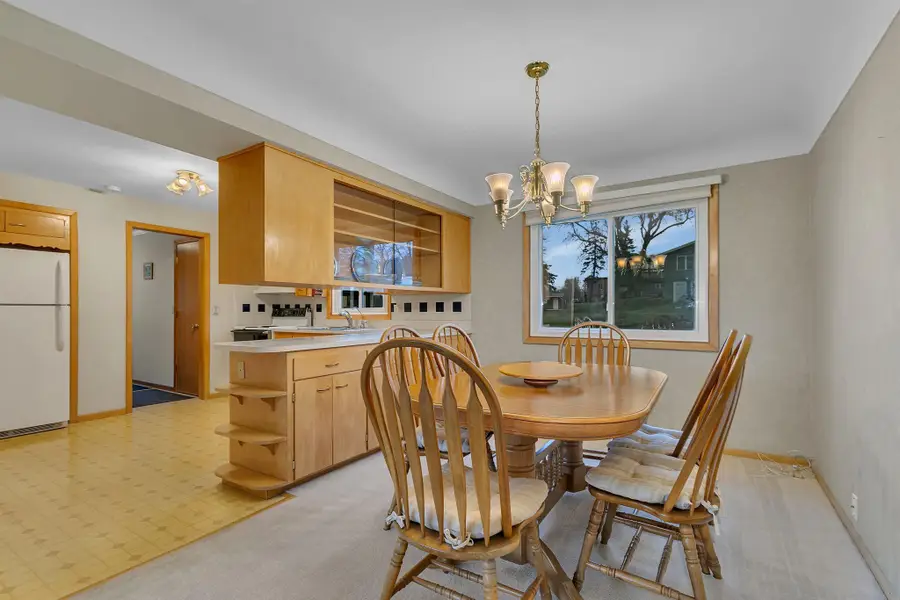 33 5th Avenue Nw, Hutchinson, MN 55350 - #3