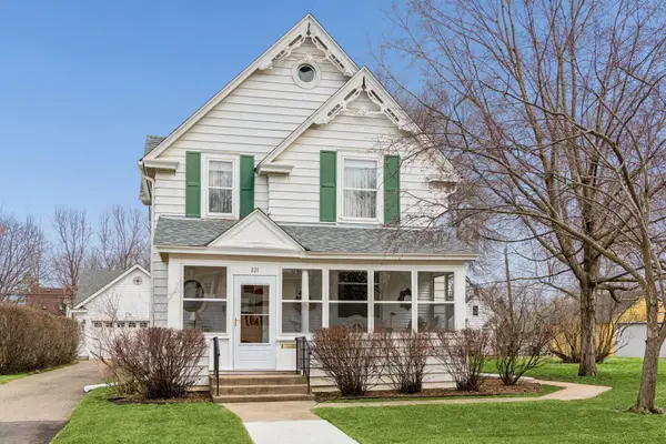 221 11th Avenue N, Hopkins, MN 55343