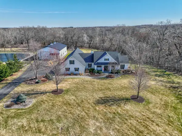 877 Yellowstone Trail, Hudson, WI 54016