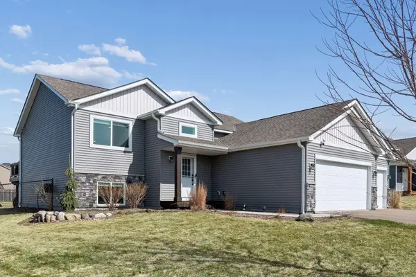 940 Lakewood Trail, Young America, MN 55397