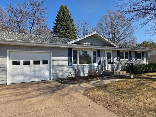 848 Dellwood Street S, Cambridge, MN 55008