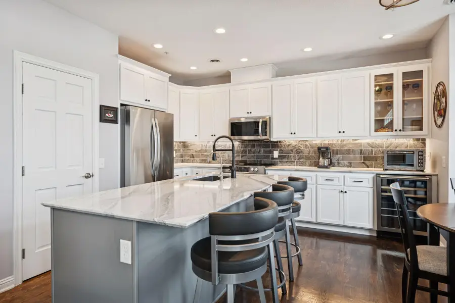 337 Willoughby Way W, Hopkins, MN 55305 - #3