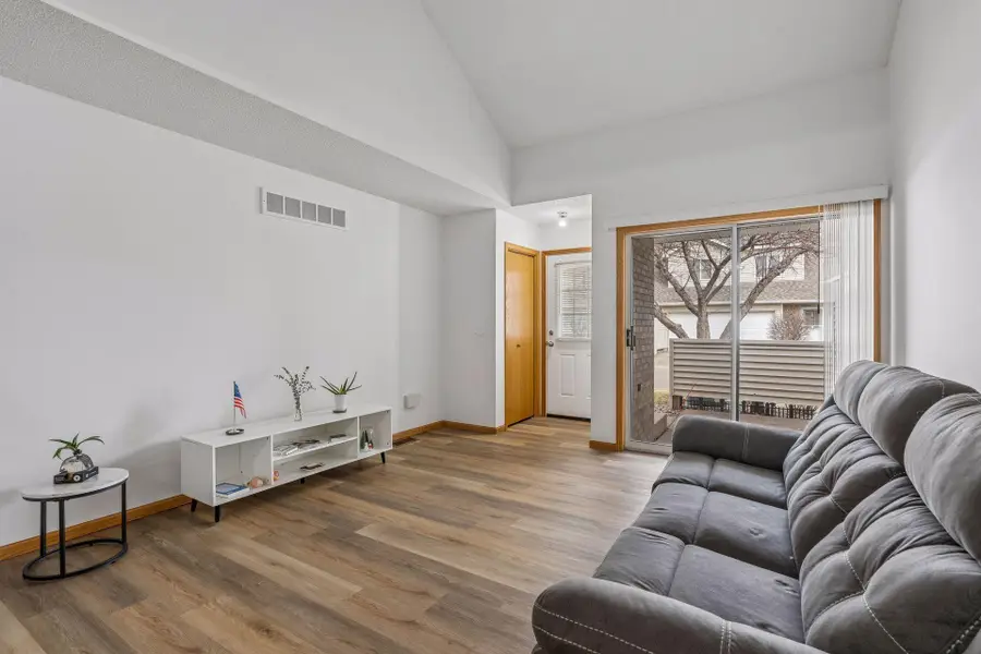 7893 Hemingway Avenue S, Cottage Grove, MN 55016 - #2